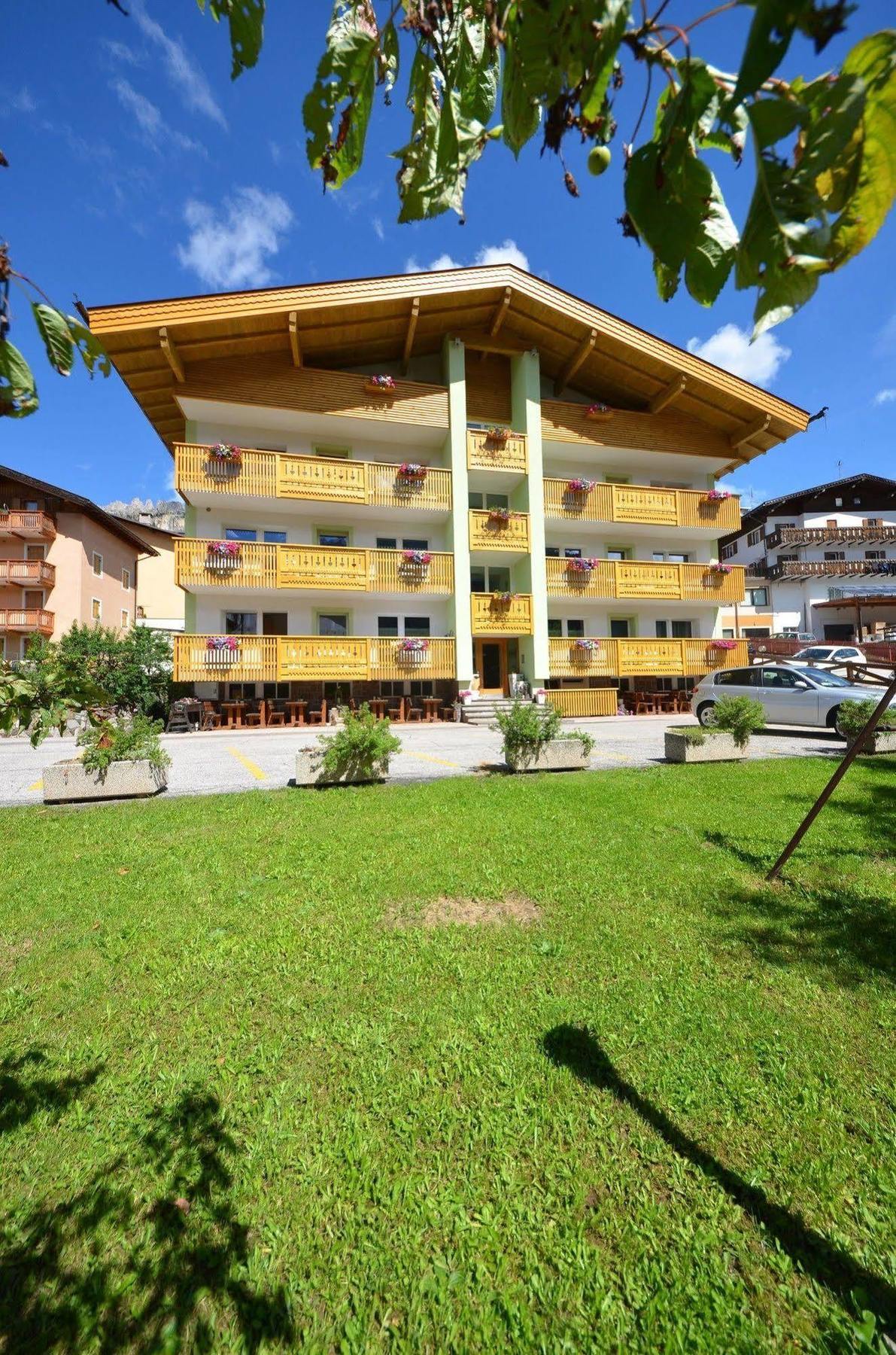 Mason La Zondra Aparthotel Vigo di Fassa Εξωτερικό φωτογραφία